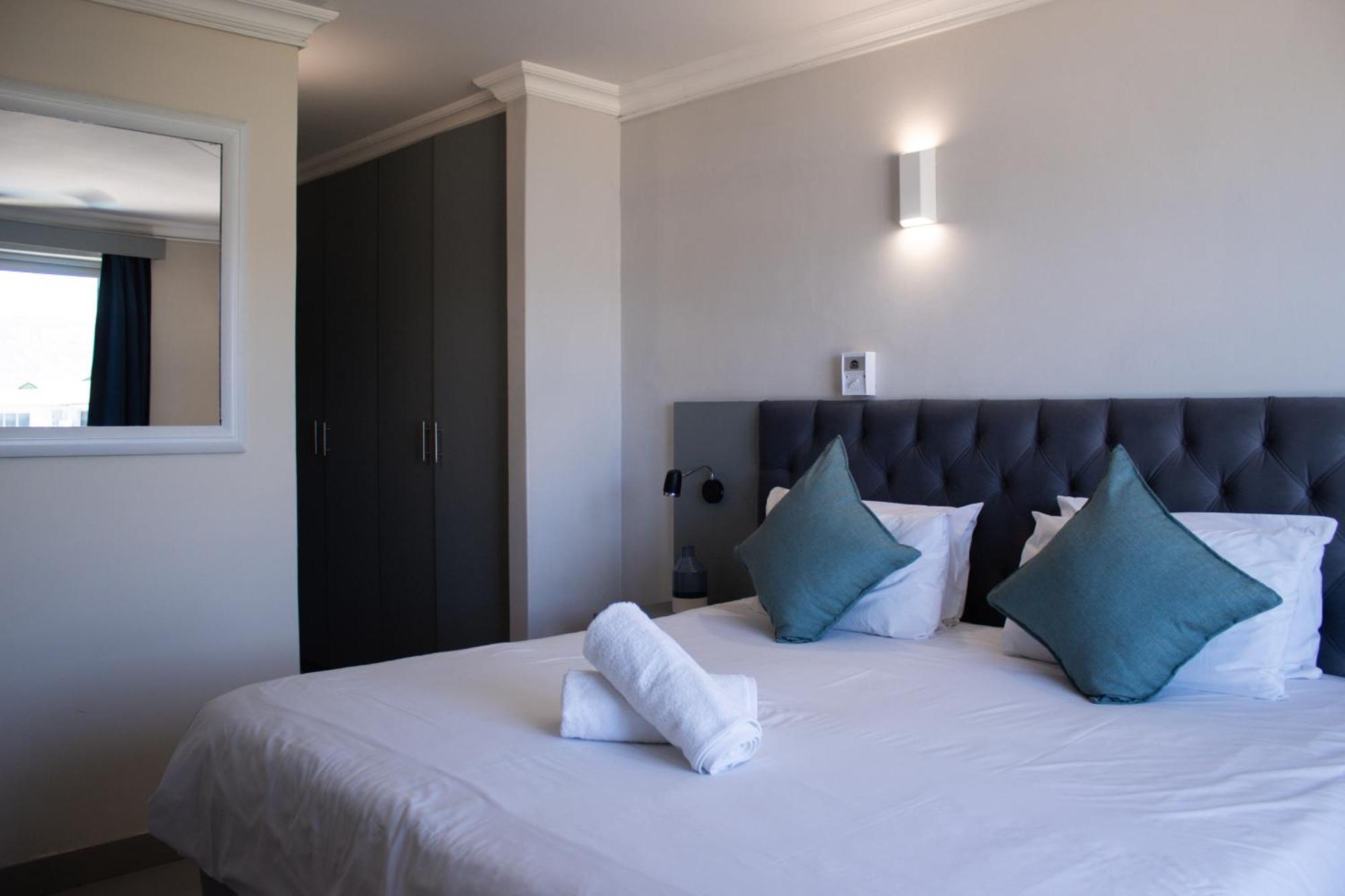סטראנד Ocean Breeze Hotel מראה חיצוני תמונה