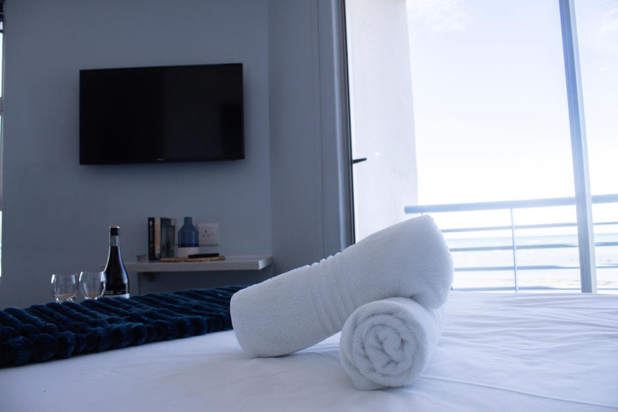 סטראנד Ocean Breeze Hotel מראה חיצוני תמונה