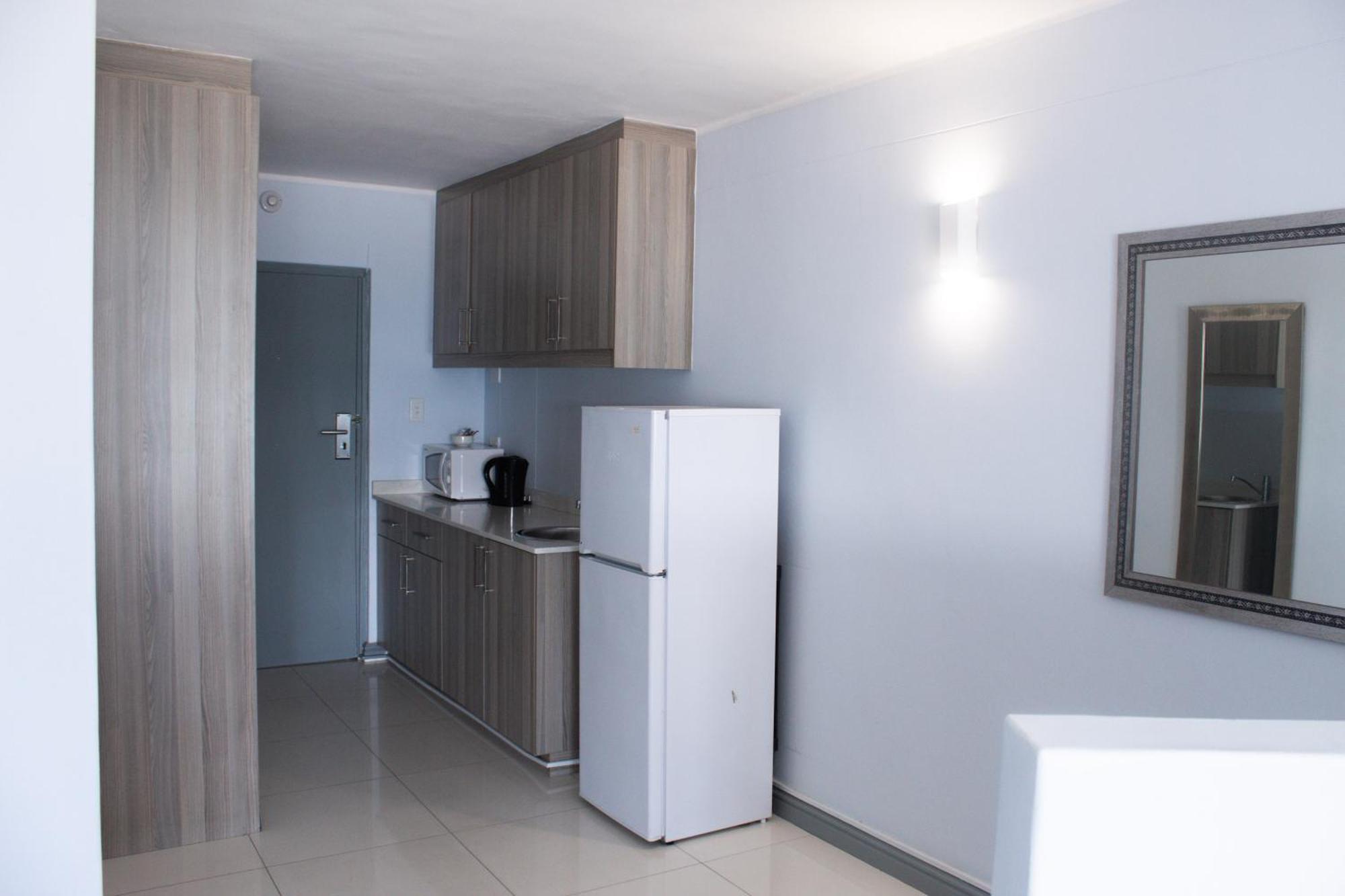 סטראנד Ocean Breeze Hotel מראה חיצוני תמונה